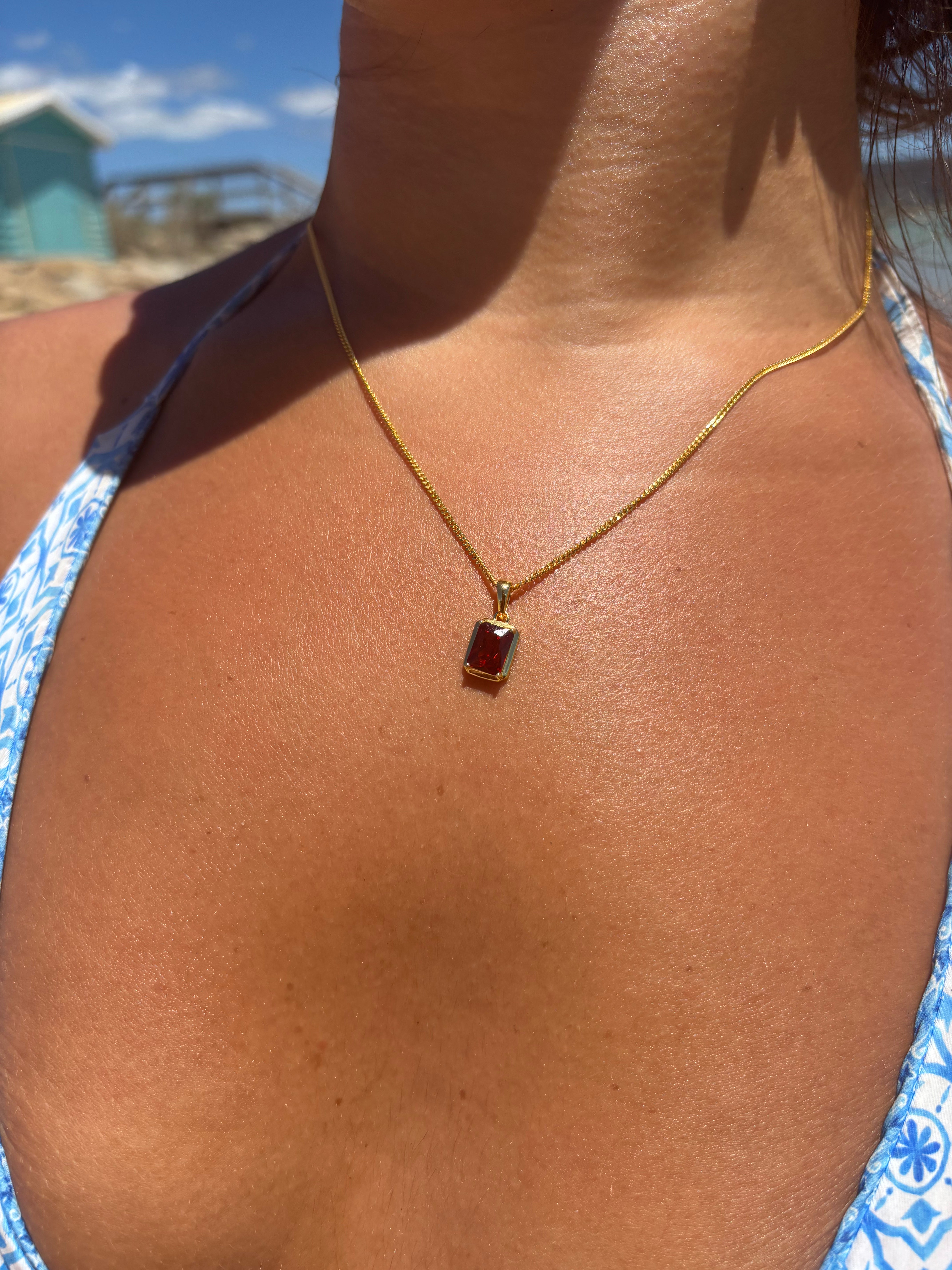 Lisbon red stone chain - gold