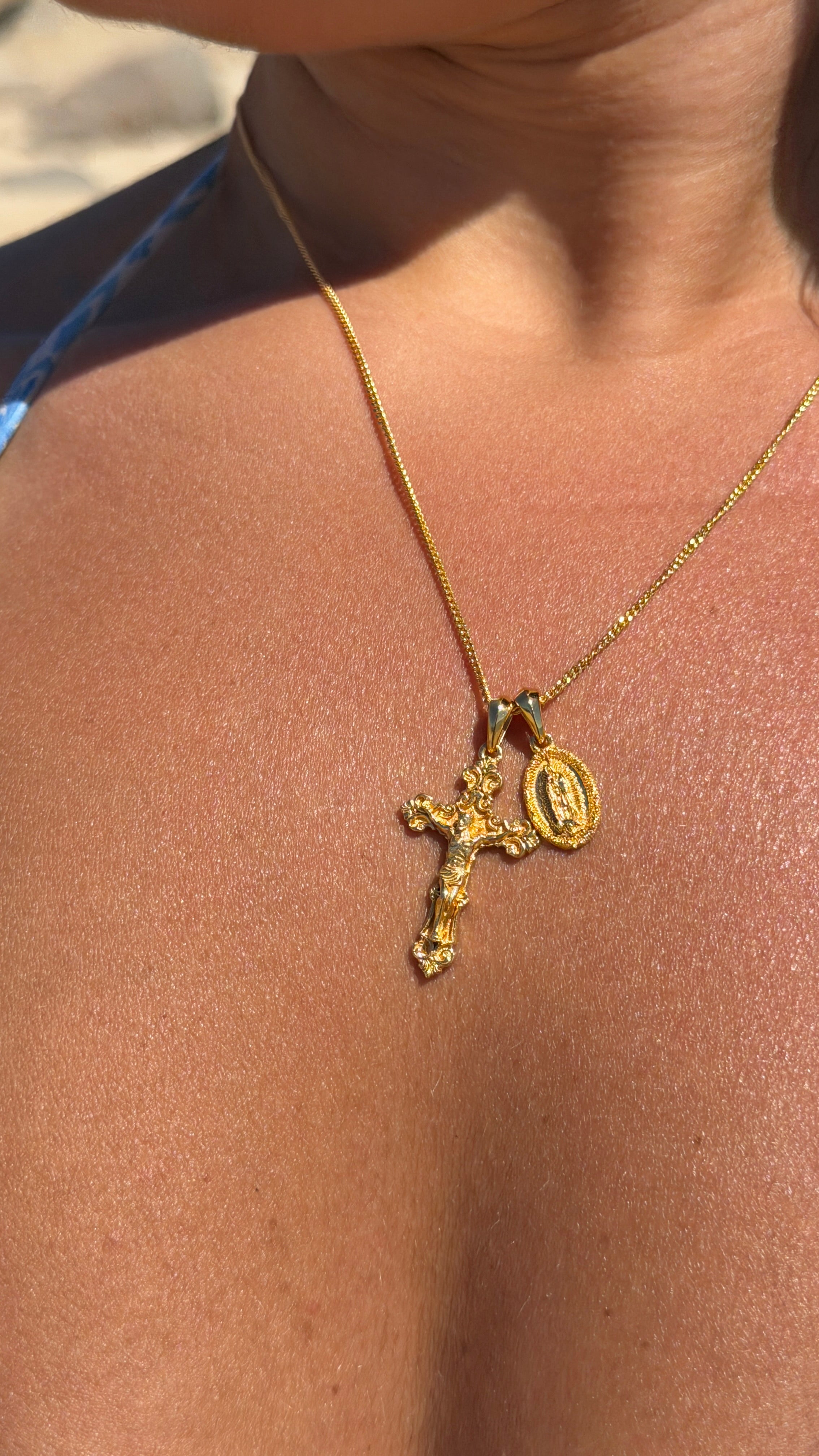 Motif crucifix x Mini Guadalupe - Gold