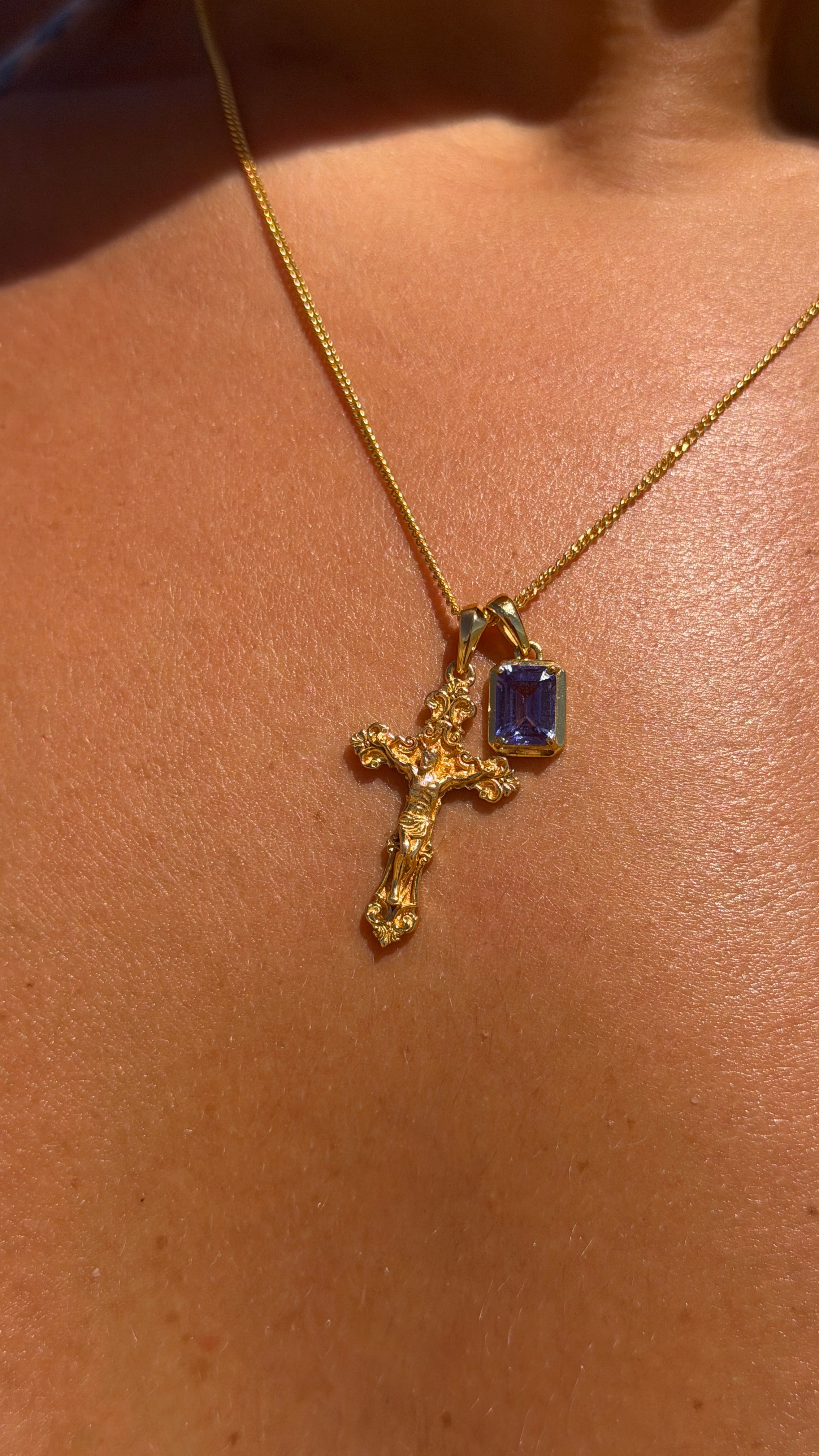 Motif crucifix x Sapphire stone stack - Gold
