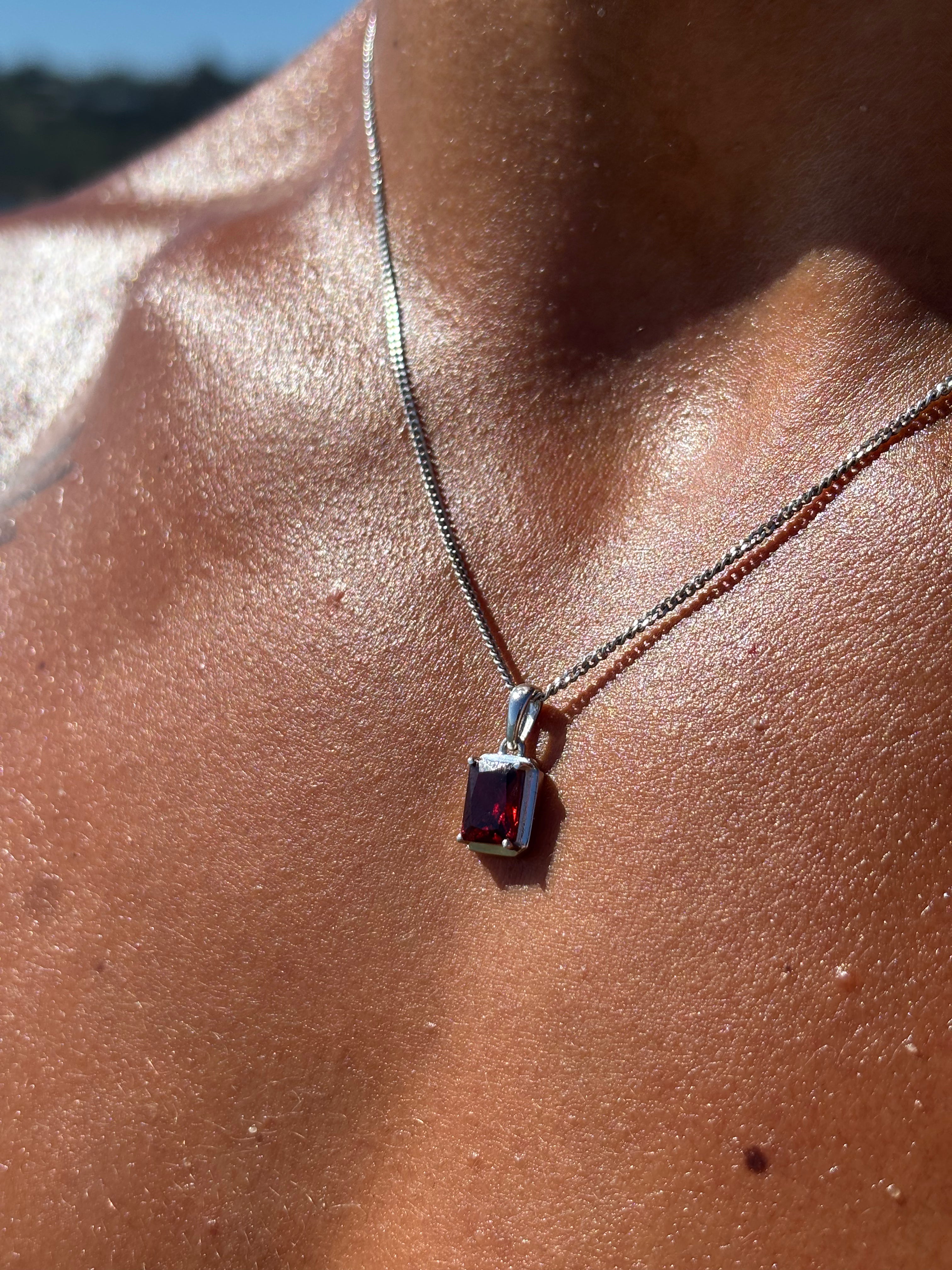 Lisbon red stone chain - Silver