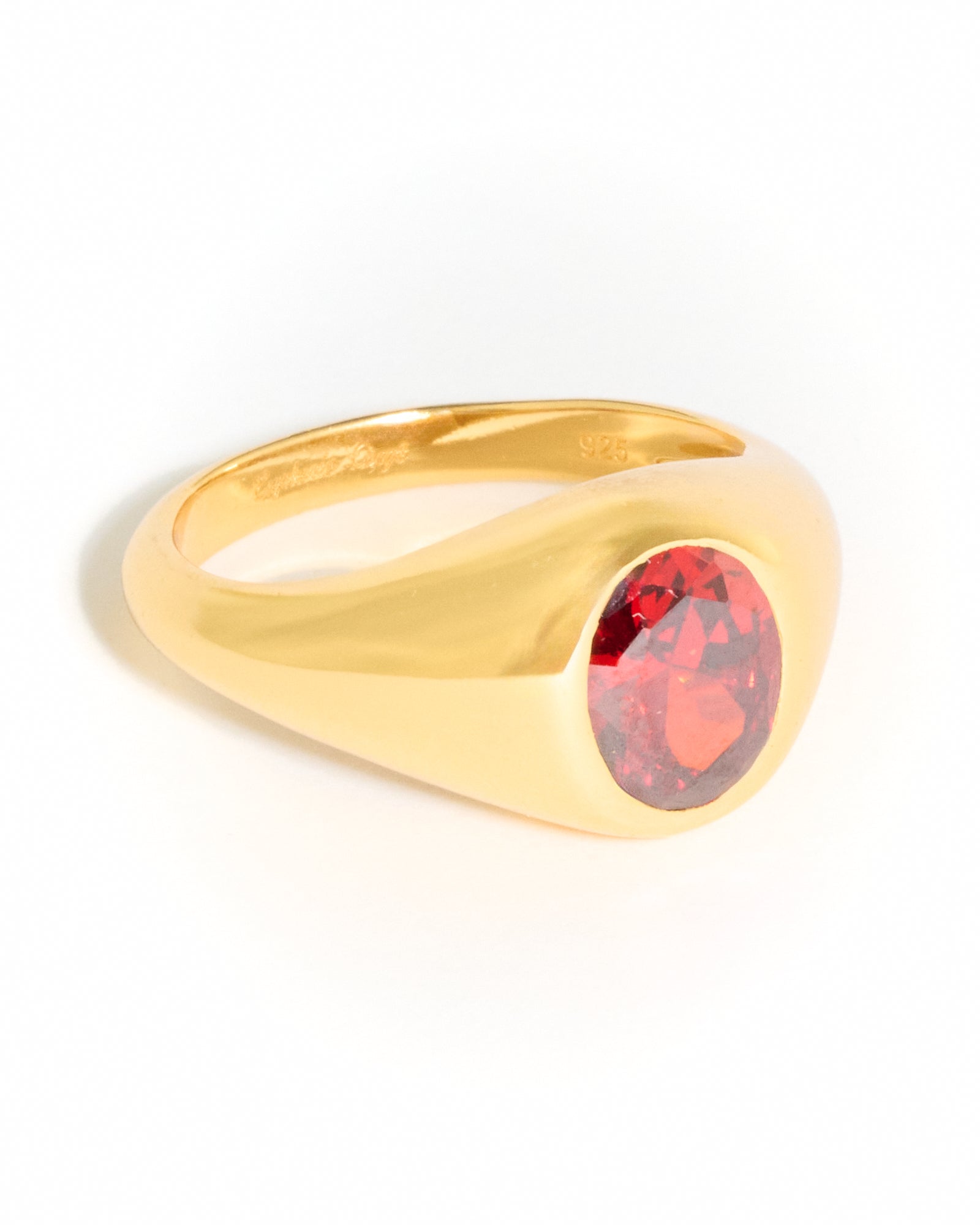 Lisbon red stone signet ring - Gold